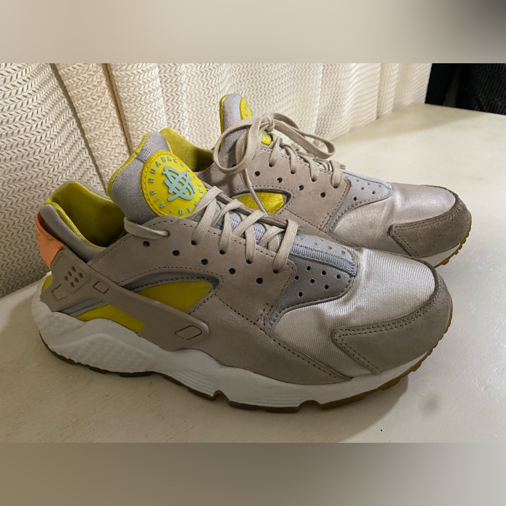 Nike Air Huaraches Run • “Sunset Glow” ☀️